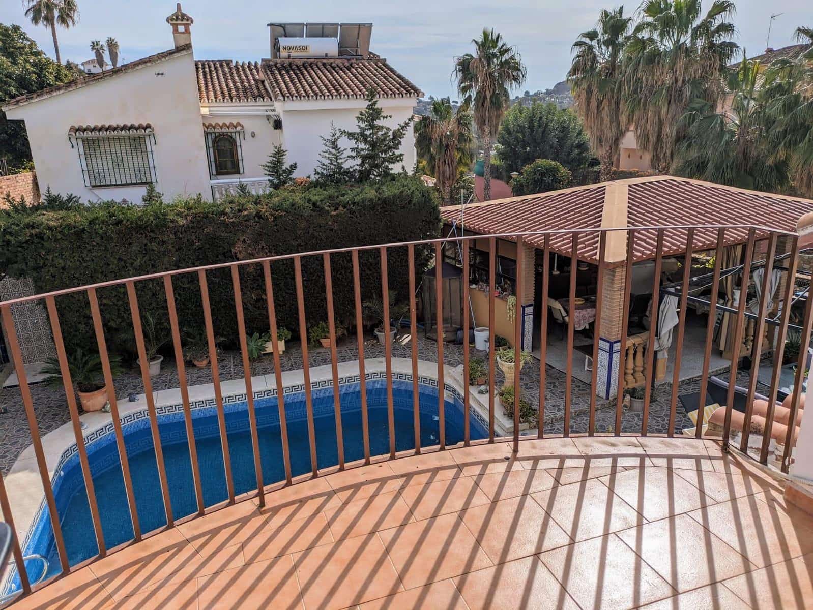 5 sypialnia Willa na sprzedaż w Benalmadena z basenem garażem - 950 000 € (Ref: 8108977)
