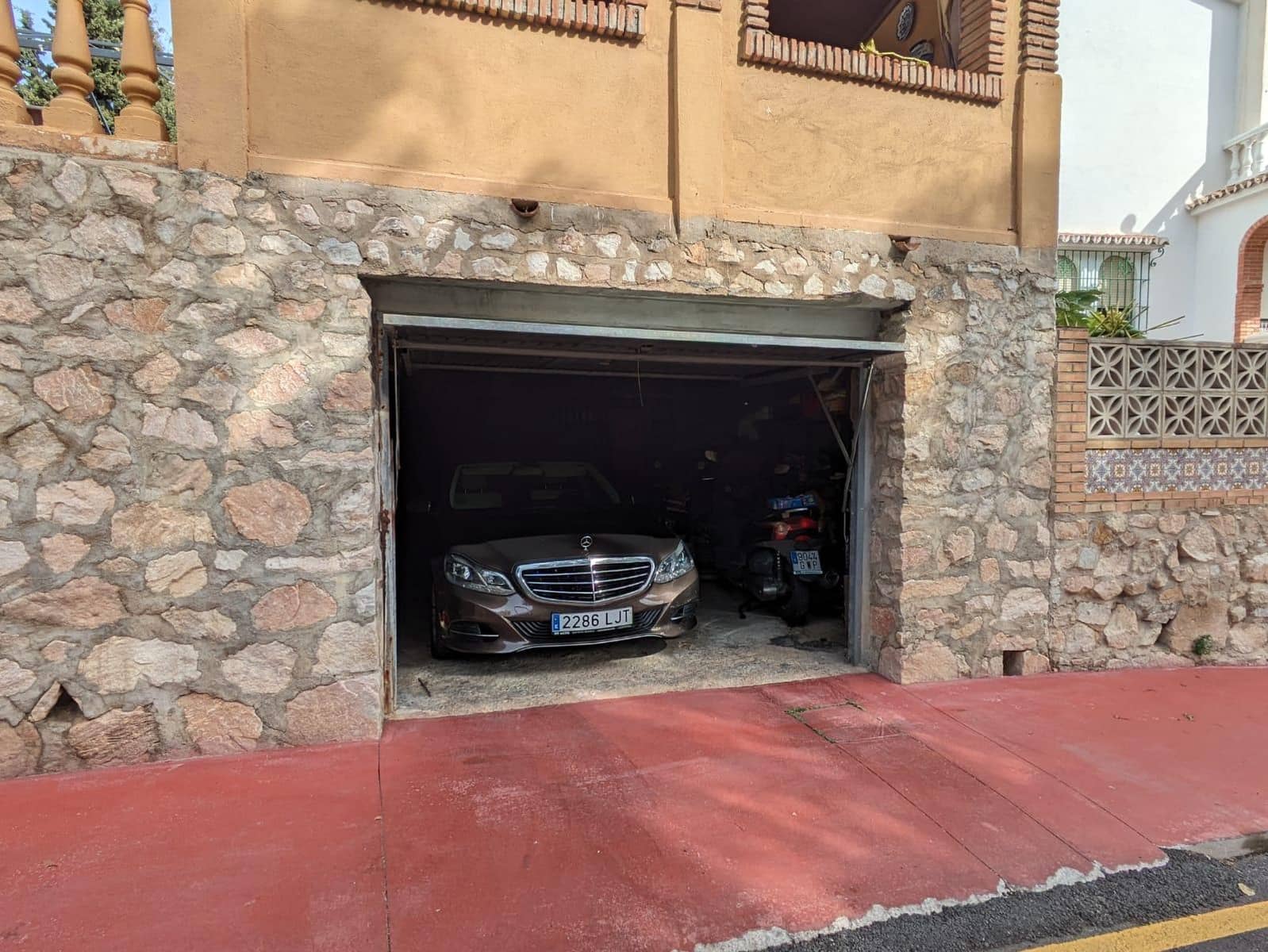 5 sypialnia Willa na sprzedaż w Benalmadena z basenem garażem - 950 000 € (Ref: 8108977)