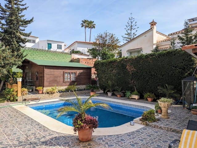 5 sypialnia Willa na sprzedaż w Benalmádena z basenem garażem - 950 000 € (Ref: 8108977)