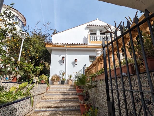 5 sypialnia Willa na sprzedaż w Benalmádena z basenem garażem - 950 000 € (Ref: 8108977)