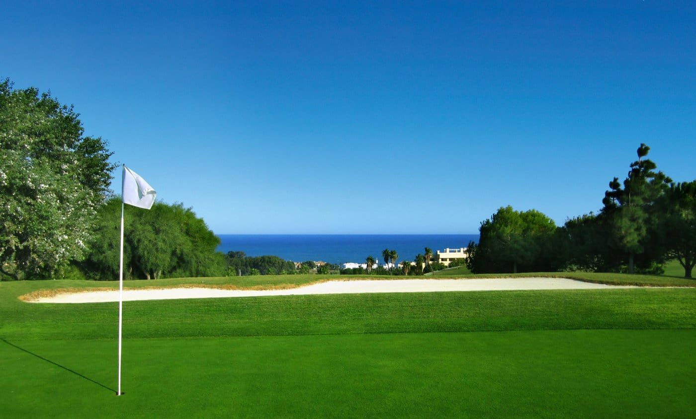 3 bedroom Apartment for sale in Bahia de Casares with pool garage - € 350,000 (Ref: 8109611)