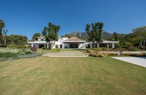 7 chambre Villa/Maison à vendre à Golden Mile avec piscine garage - 17 950 000 € (Ref: 8109617)