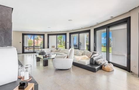 7 soveværelse Villa til salg i Marbella med swimmingpool garage - € 8.900.000 (Ref: 8109618)