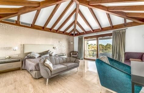 16 bedroom Villa for sale in Benahavis with pool garage - € 8,990,000 (Ref: 8109619)