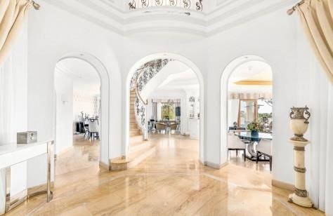 16 bedroom Villa for sale in Benahavis with pool garage - € 8,990,000 (Ref: 8109619)