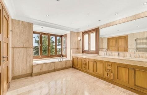 16 bedroom Villa for sale in Benahavis with pool garage - € 8,990,000 (Ref: 8109619)