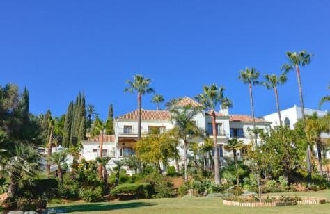 16 bedroom Villa for sale in Benahavis with pool garage - € 8,990,000 (Ref: 8109619)
