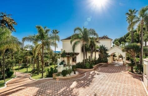 16 bedroom Villa for sale in Benahavis with pool garage - € 8,990,000 (Ref: 8109619)