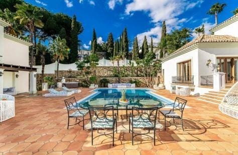 16 bedroom Villa for sale in Benahavis with pool garage - € 8,990,000 (Ref: 8109619)