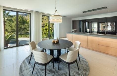 9 makuuhuone Huvila myytävänä paikassa Marbella mukana uima-altaan 
autotalli - 27 500 000 € (Ref: 8109621)