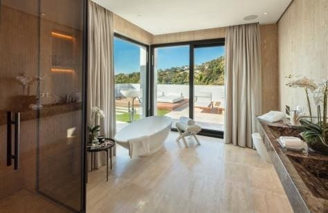 9 makuuhuone Huvila myytävänä paikassa Marbella mukana uima-altaan 
autotalli - 27 500 000 € (Ref: 8109621)