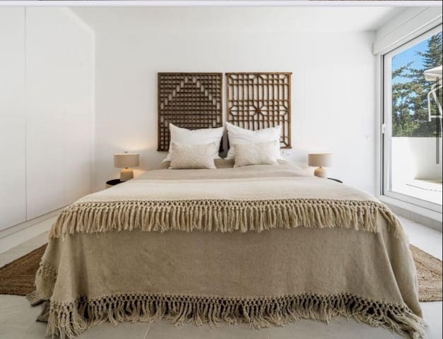 6 makuuhuone Huvila myytävänä paikassa Cabopino, Marbella mukana uima-altaan - 1 995 000 € (Ref: 8109629)