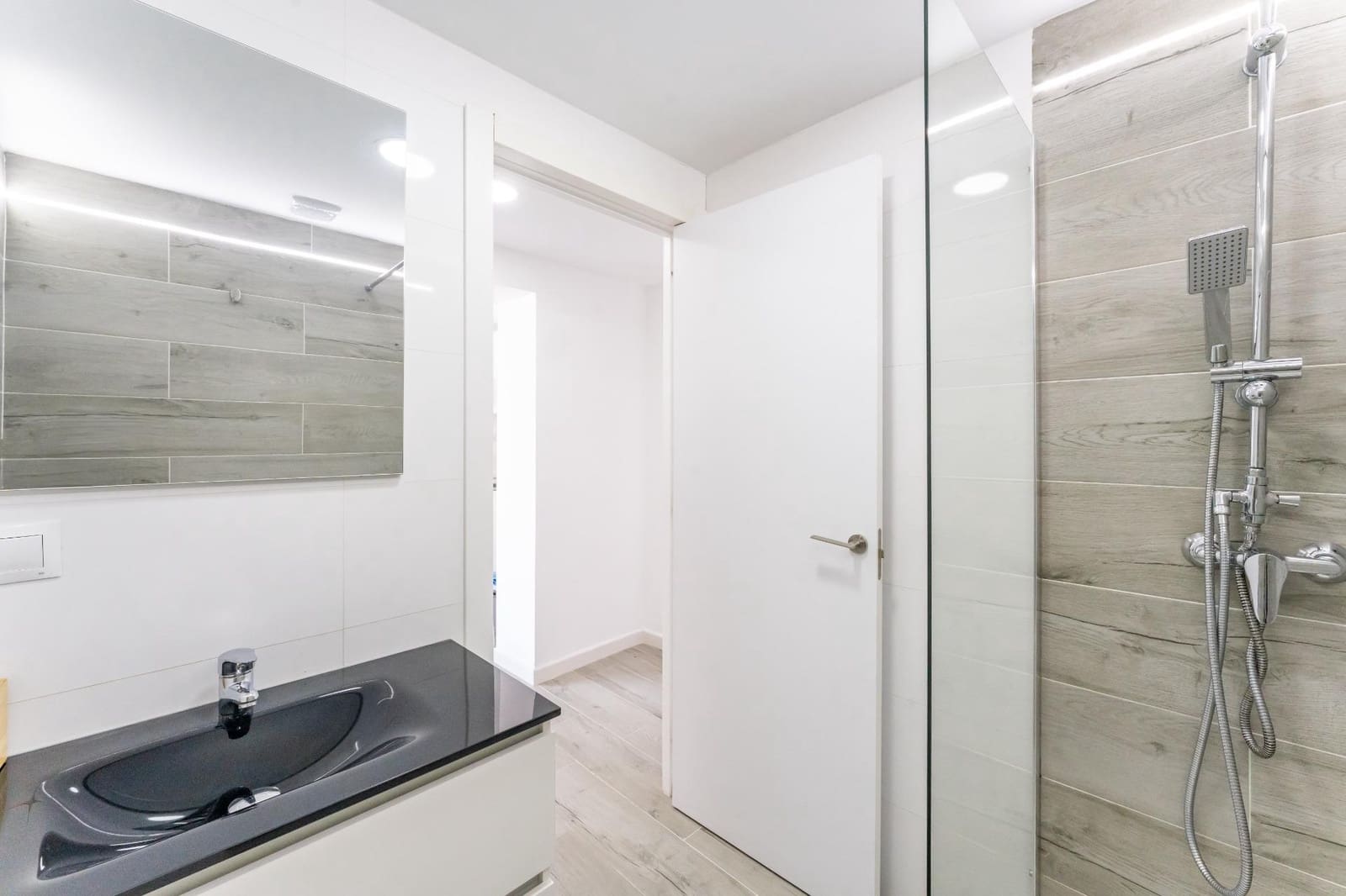 7 makuuhuone Huoneisto myytävänä paikassa Benalmadena Costa - 1 295 000 € (Ref: 8109662)