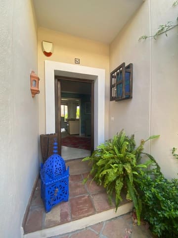 4 sovrum Radhus till salu i El Paraiso, Estepona med pool - 740 000 € (Ref: 8146516)