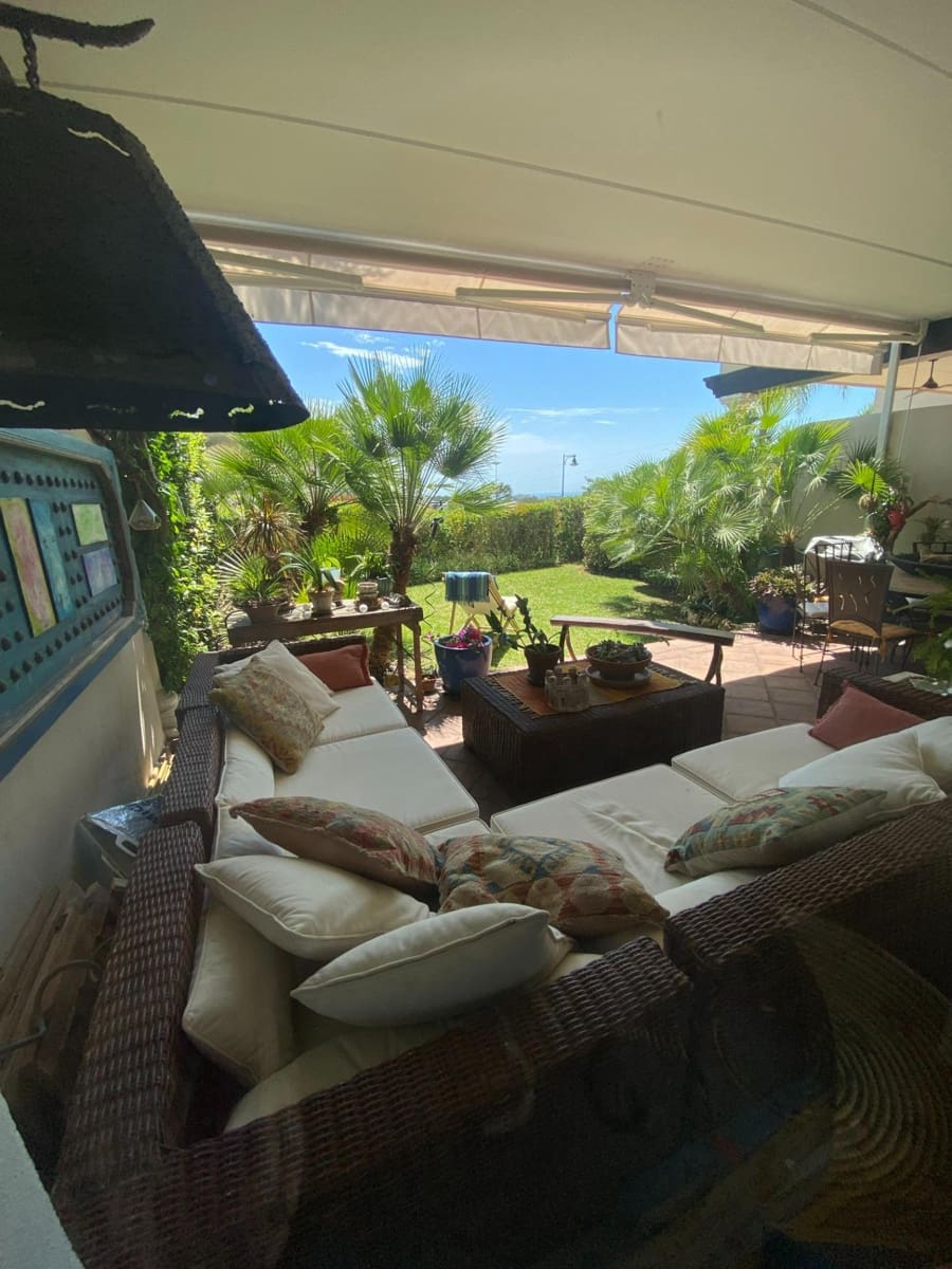 4 soverom Rekkehus til salgs i El Paraiso med svømmebasseng - € 740 000 (Ref: 8146516)