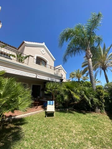 4 sovrum Radhus till salu i El Paraiso, Estepona med pool - 740 000 € (Ref: 8146516)
