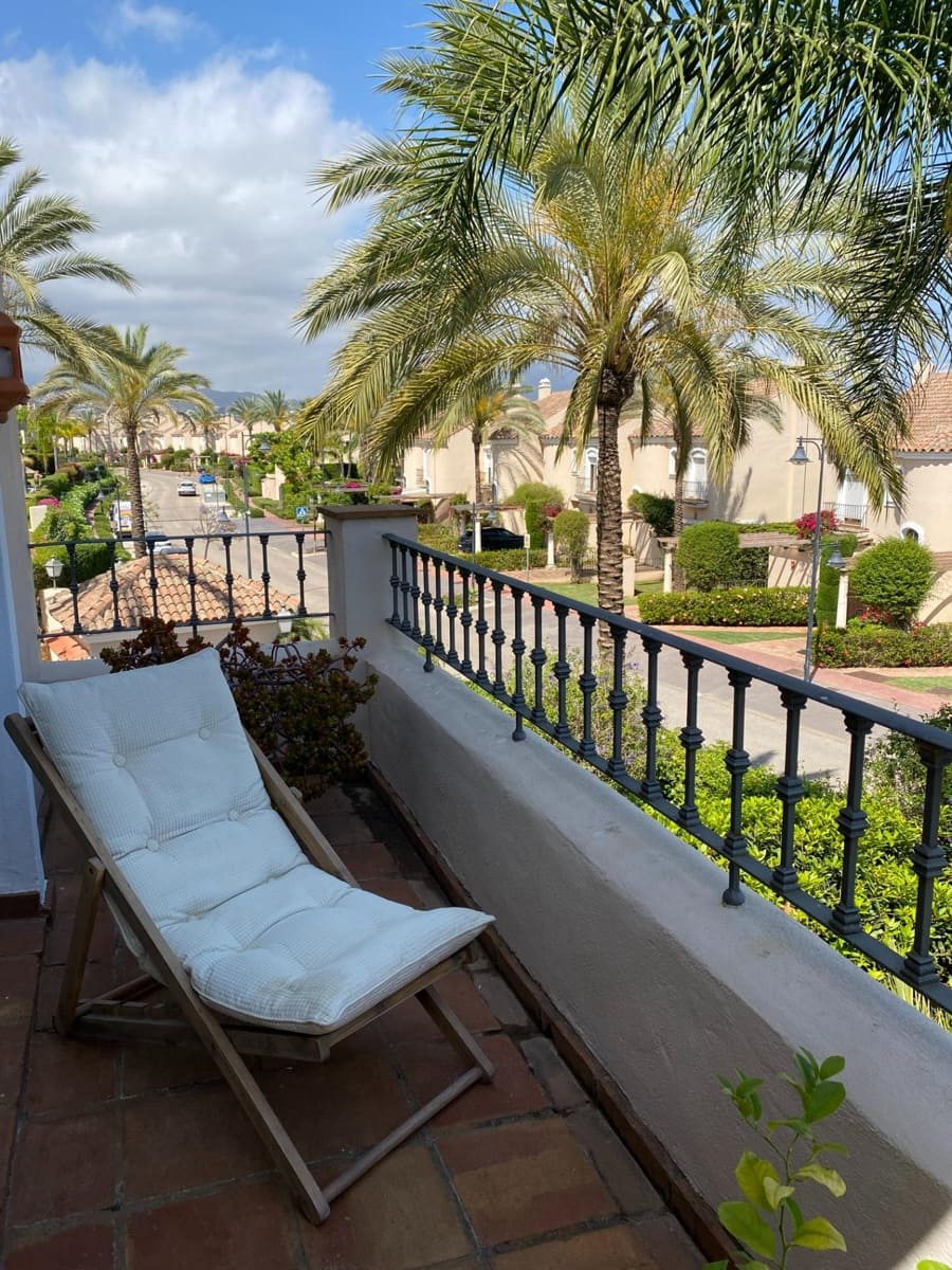 4 soverom Rekkehus til salgs i El Paraiso med svømmebasseng - € 740 000 (Ref: 8146516)