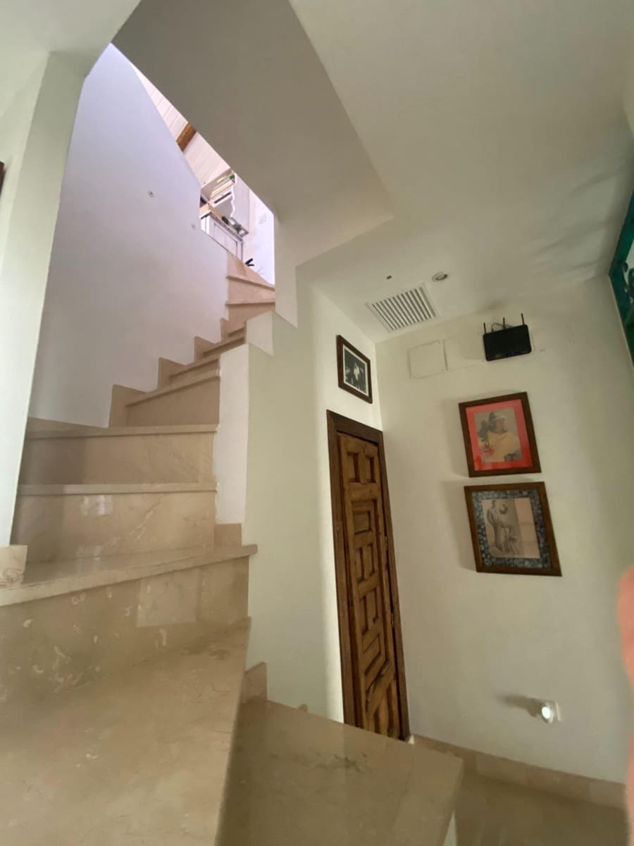 4 soverom Rekkehus til salgs i El Paraiso med svømmebasseng - € 740 000 (Ref: 8146516)