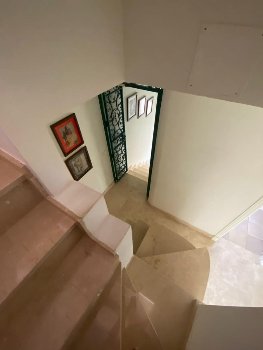 4 soverom Rekkehus til salgs i El Paraiso med svømmebasseng - € 740 000 (Ref: 8146516)