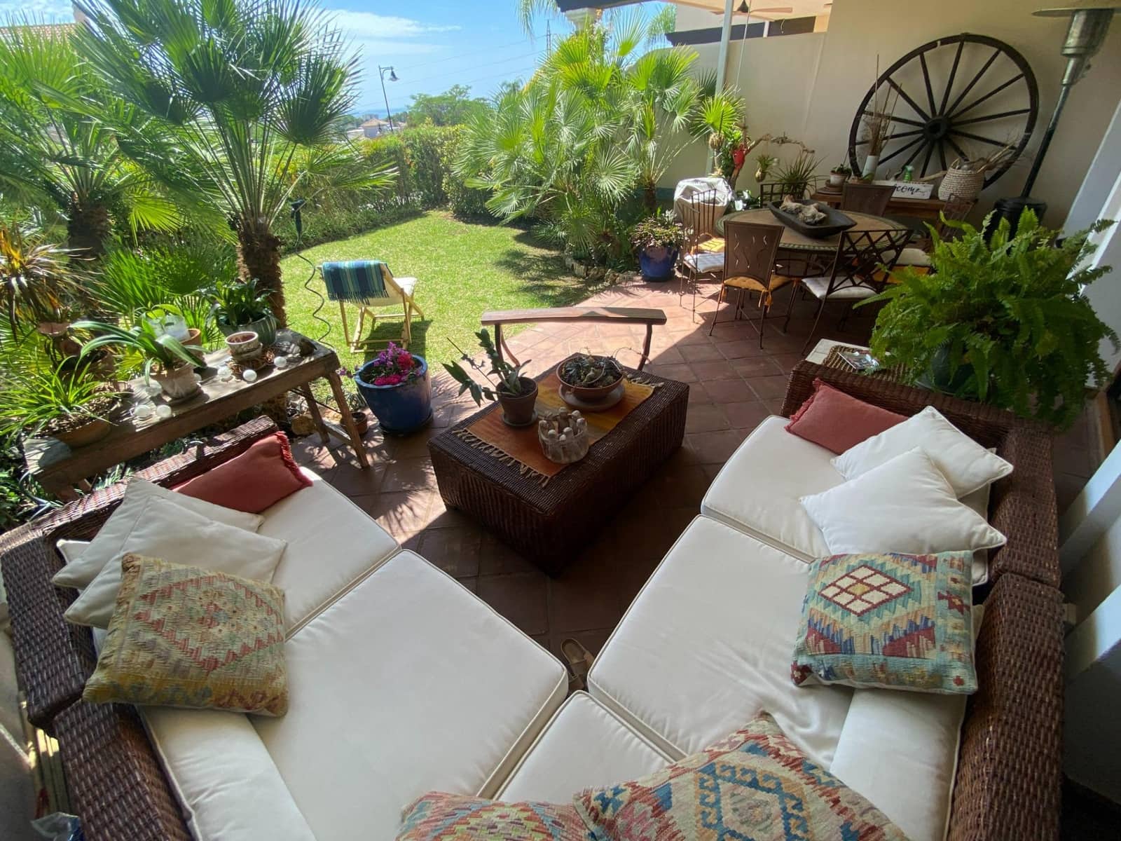 4 soverom Rekkehus til salgs i El Paraiso med svømmebasseng - € 740 000 (Ref: 8146516)