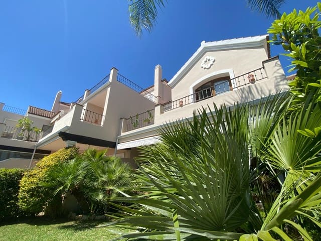 4 sovrum Radhus till salu i El Paraiso, Estepona med pool - 740 000 € (Ref: 8146516)