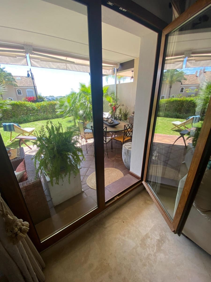 4 soverom Rekkehus til salgs i El Paraiso med svømmebasseng - € 740 000 (Ref: 8146516)