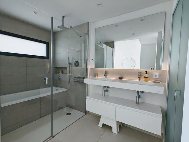 Apartamento de 3 habitaciones en Fuengirola en venta con piscina garaje - 795.000 € (Ref: 8253938)