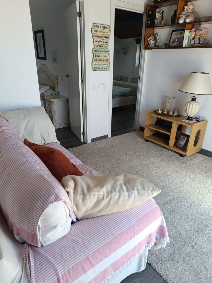 4 sypialnia Willa na sprzedaż w Miraflores z basenem garażem - 859 500 € (Ref: 8263159)