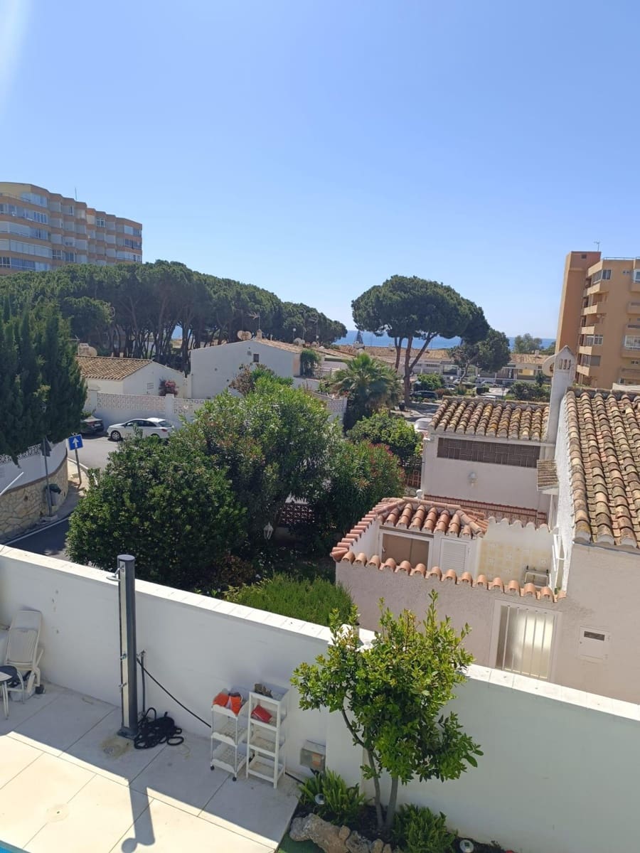 4 sypialnia Willa na sprzedaż w Miraflores z basenem garażem - 859 500 € (Ref: 8263159)