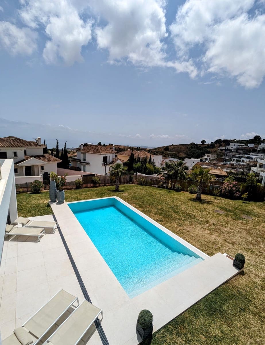 4 bedroom Villa for sale in Mijas with pool garage - € 1,600,000 (Ref: 8331625)