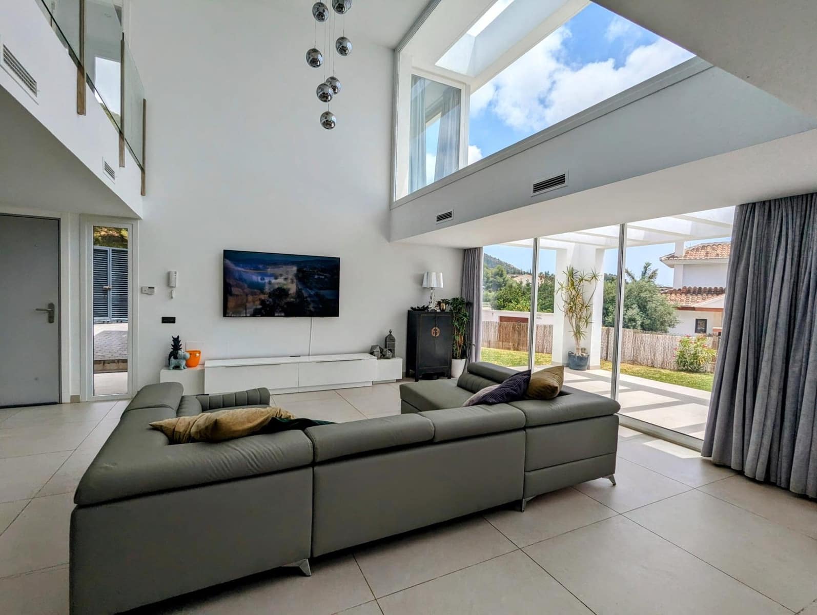 4 bedroom Villa for sale in Mijas with pool garage - € 1,600,000 (Ref: 8331625)