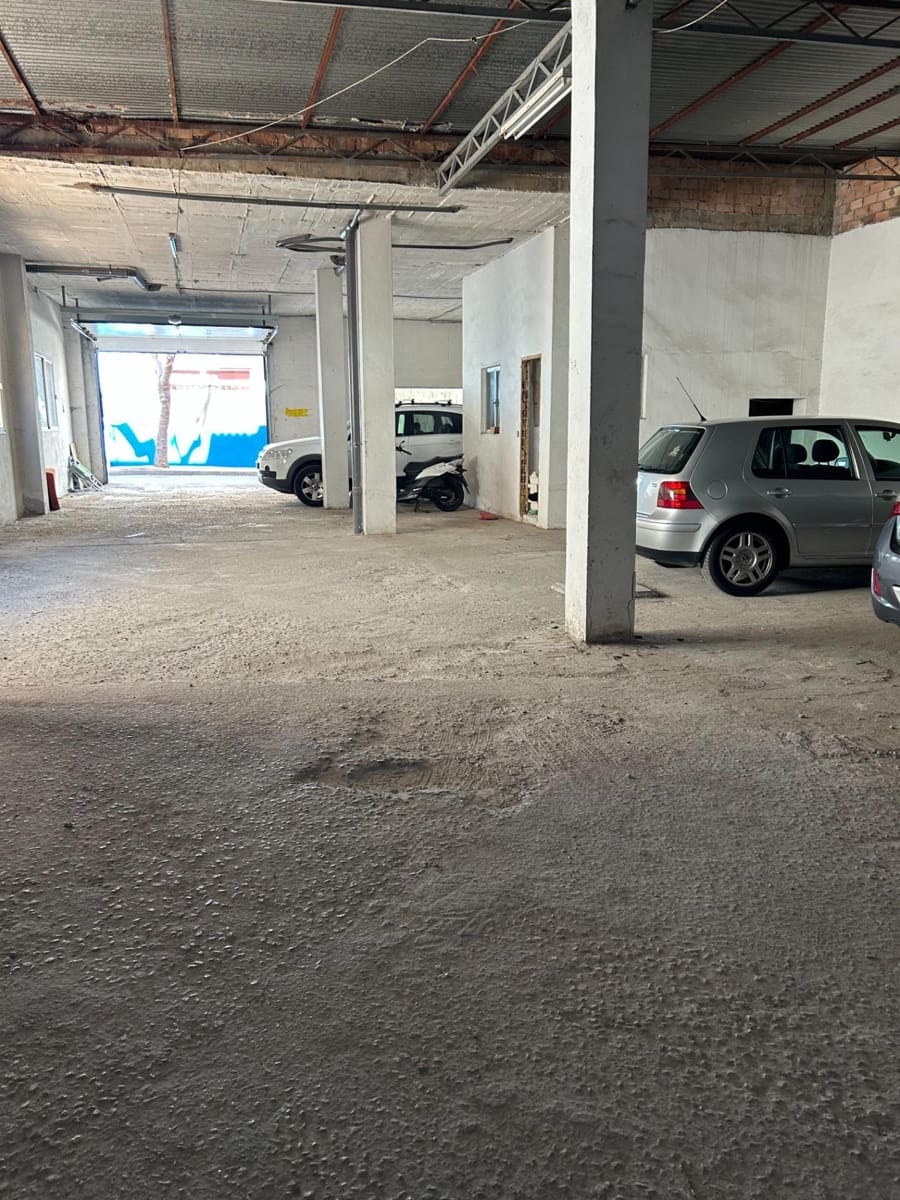 Garage til salg i Fuengirola - € 320.000 (Ref: 8333821)