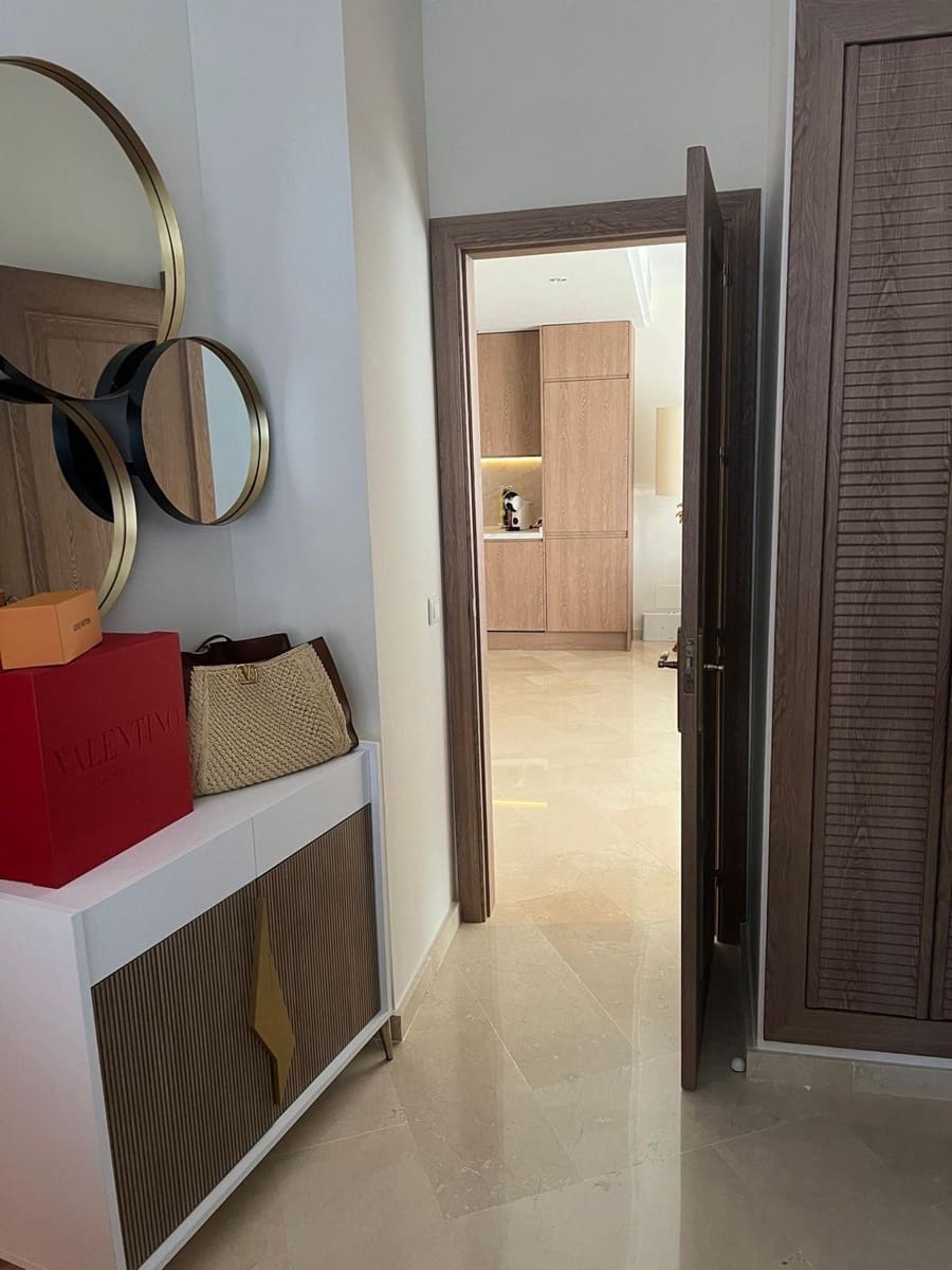 2 bedroom Apartment for sale in Benalmadena with pool - € 640,000 (Ref: 8382698)