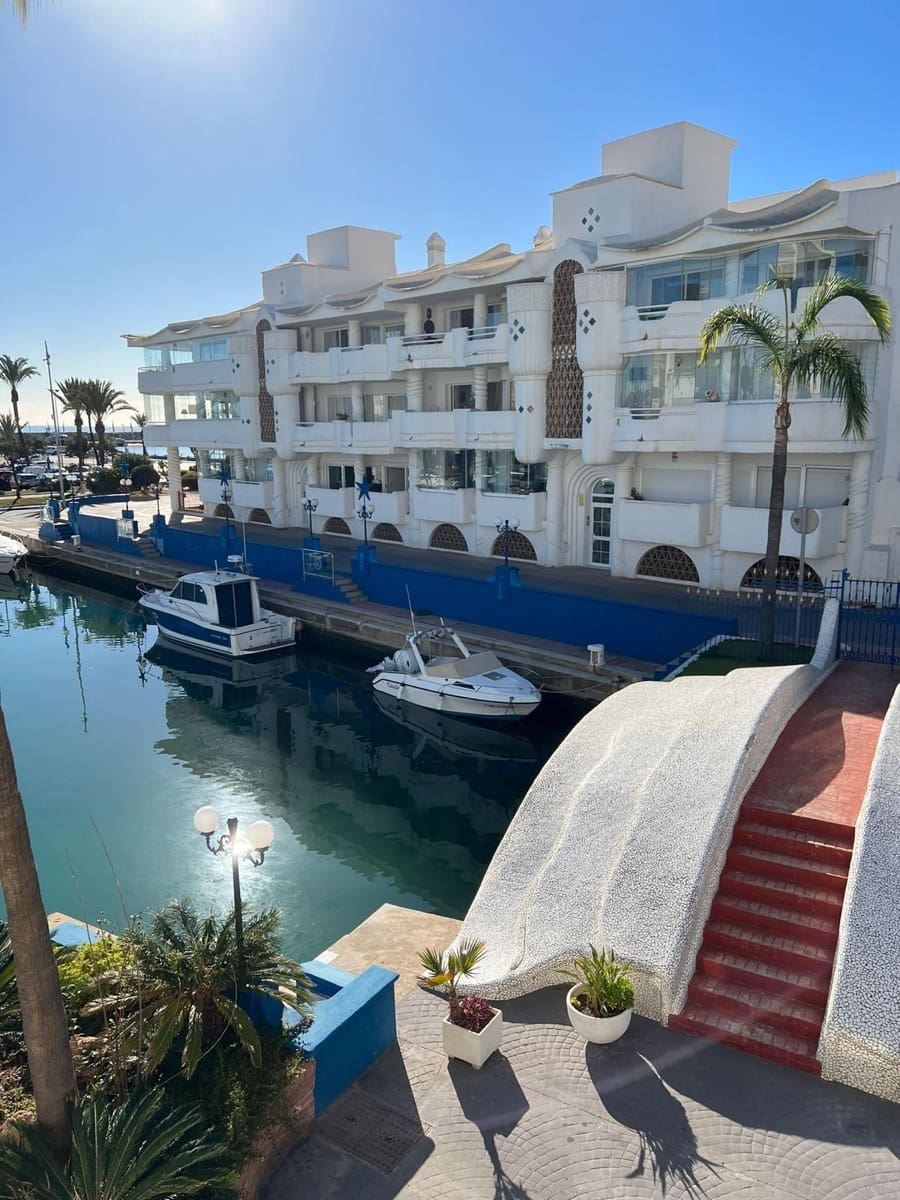 2 bedroom Apartment for sale in Benalmadena with pool - € 640,000 (Ref: 8382698)