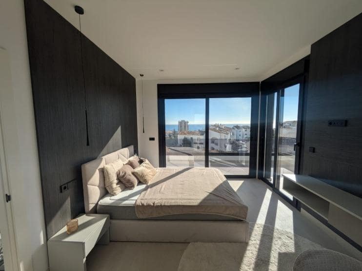 5 bedroom Villa for sale in Riviera del Sol with pool garage - € 1,750,000 (Ref: 8448269)