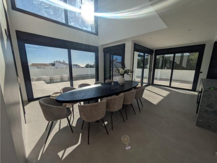 5 bedroom Villa for sale in Riviera del Sol with pool garage - € 1,750,000 (Ref: 8448269)