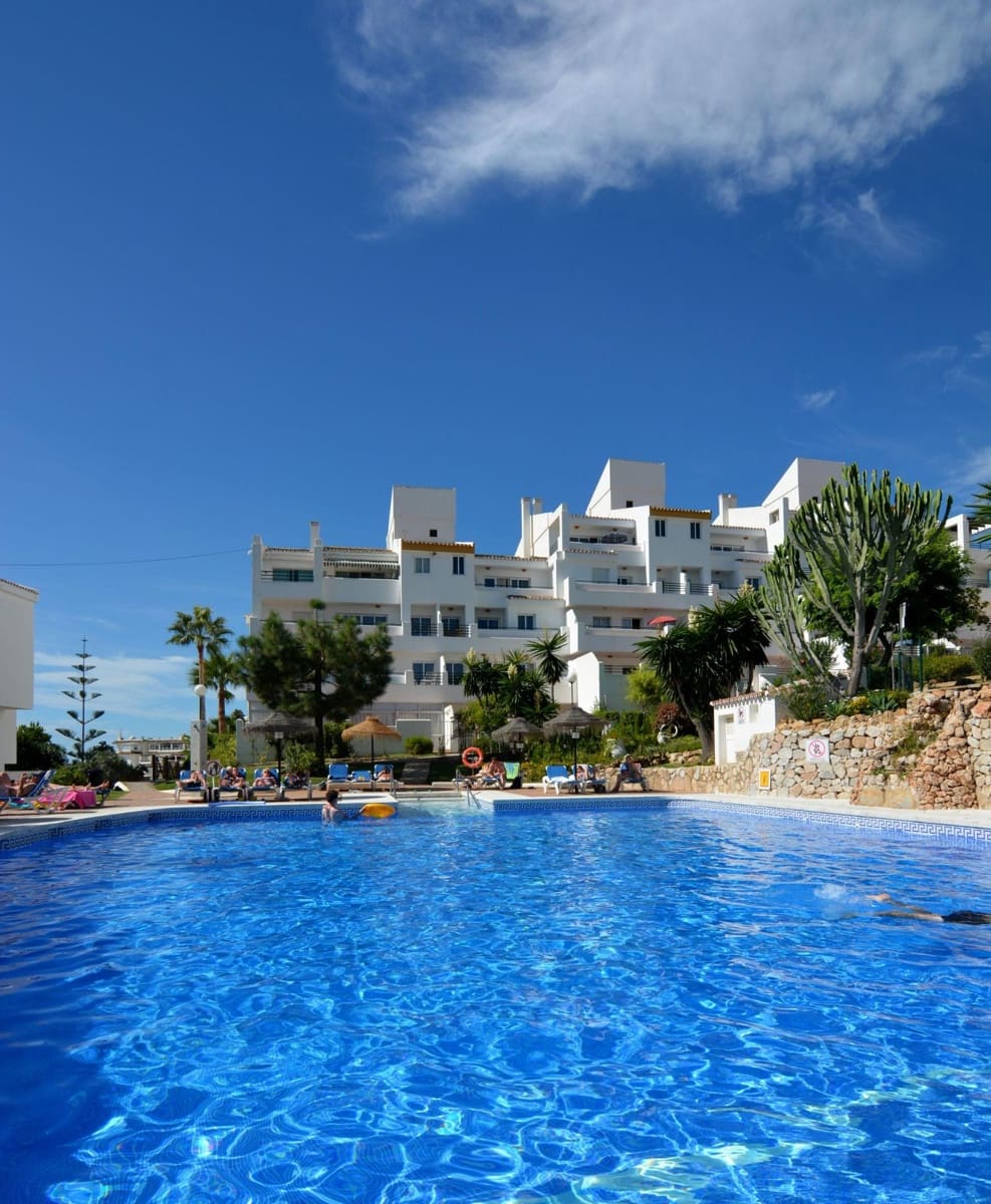 2 bedroom Apartment for sale in Mijas with pool - € 345,000 (Ref: 8489007)