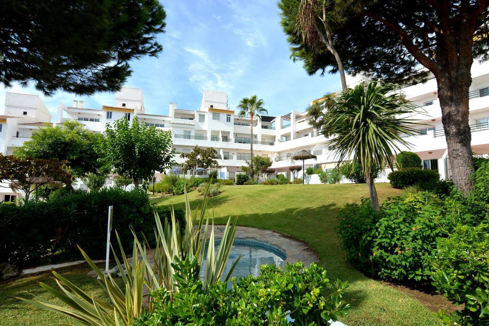 2 bedroom Apartment for sale in Mijas with pool - € 345,000 (Ref: 8489007)