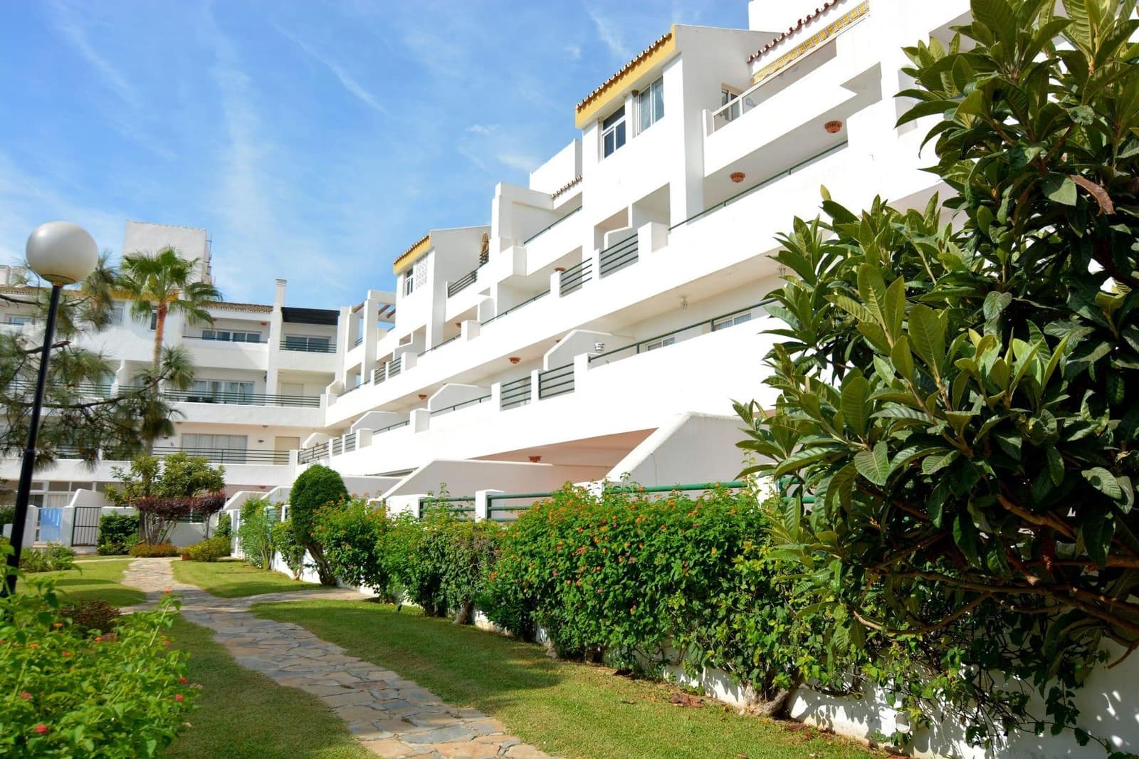 2 bedroom Apartment for sale in Mijas with pool - € 345,000 (Ref: 8489007)