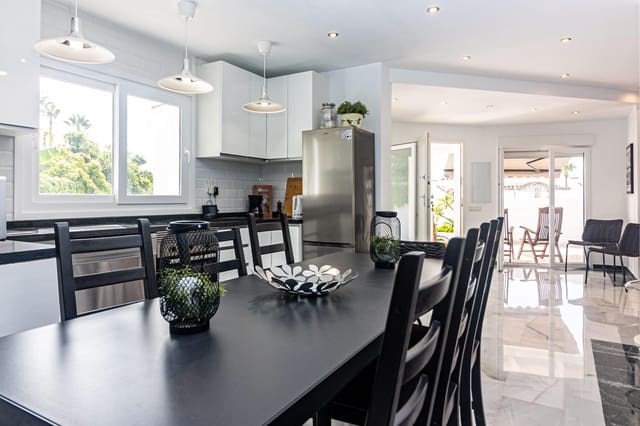 5 quarto Moradia para venda em Puerto Marina, Benalmádena com piscina - 1 277 000 € (Ref: 8539587)