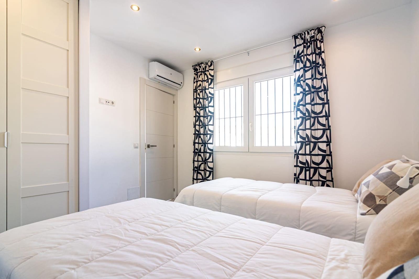 5 soveværelse Villa til salg i Benalmadena med swimmingpool - € 1.277.000 (Ref: 8539587)