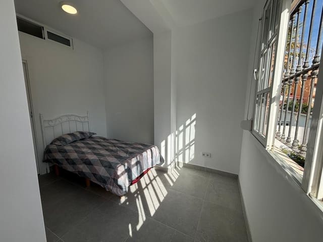 2 makuuhuone Asunto myytävänä paikassa Fuengirola - 210 000 € (Ref: 8559939)