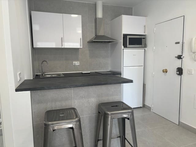 2 makuuhuone Asunto myytävänä paikassa Fuengirola - 210 000 € (Ref: 8559939)