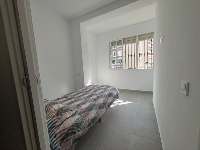 2 makuuhuone Asunto myytävänä paikassa Fuengirola - 210 000 € (Ref: 8559939)