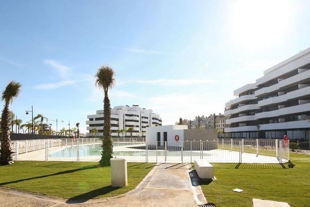2 soveværelse Lejlighed til salg i Torremolinos med swimmingpool garage - € 695.000 (Ref: 8561679)