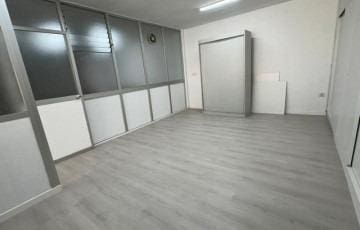 2 soveværelse Kontor til salg i Malaga by - € 350.000 (Ref: 8565273)