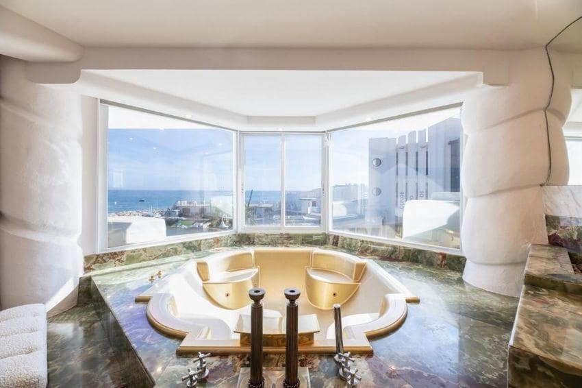 4 soverom Penthouse til salgs i Benalmadena med svømmebasseng garasje - € 1 975 000 (Ref: 8568184)