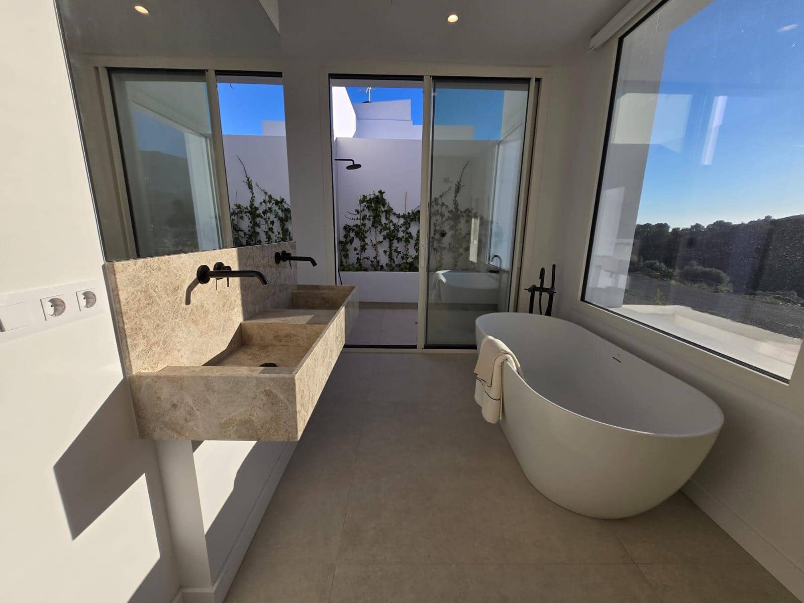 5 soveværelse Villa til salg i Fuengirola med swimmingpool garage - € 2.350.000 (Ref: 8603787)