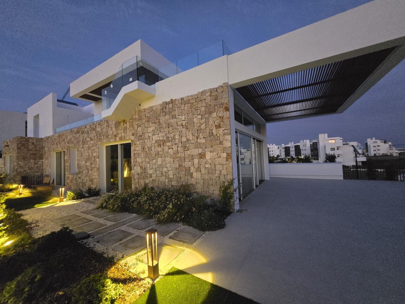 5 soveværelse Villa til salg i Fuengirola med swimmingpool garage - € 2.350.000 (Ref: 8603787)