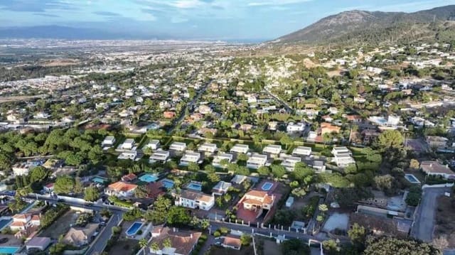 4 slaapkamer Villa te koop in Pinos de Alhaurin, Alhaurín de la Torre met zwembad - € 820.000 (Ref: 8638605)